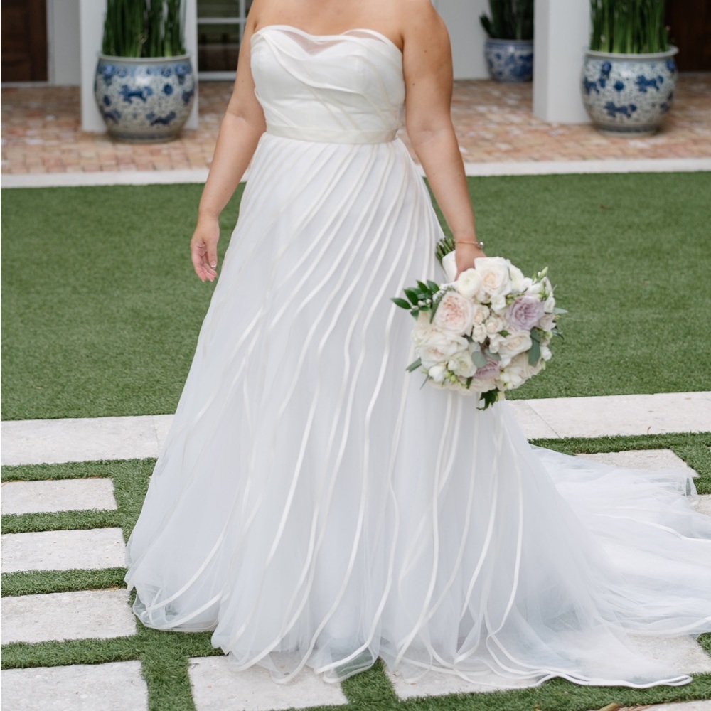 Austin Scarlett Joyeuse wedding gown